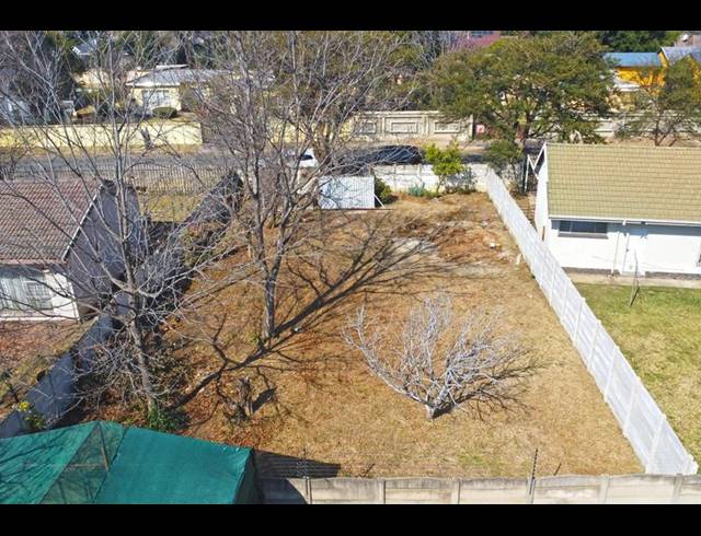 LAND FOR SALE IN BRACKENHURST